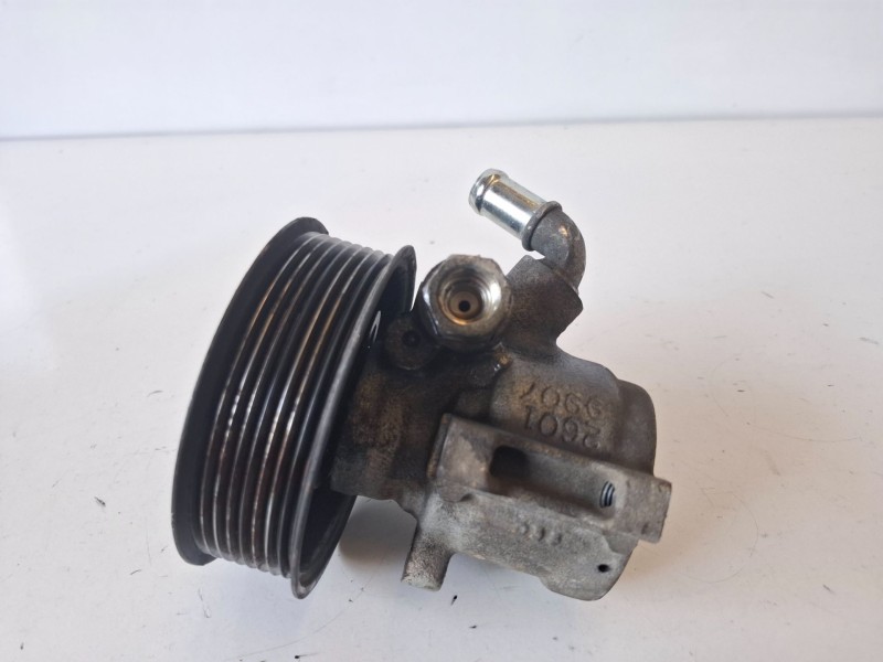Recambio de bomba direccion para chrysler jeep gr.cherokee (wj/wg) vm73b referencia OEM IAM 26076557  