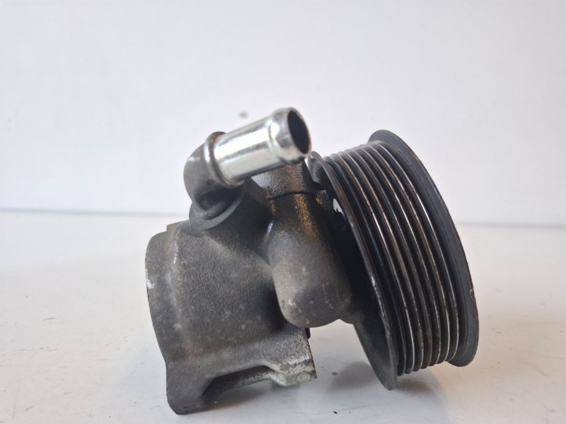 Recambio de bomba direccion para chrysler jeep gr.cherokee (wj/wg) vm73b referencia OEM IAM 26076557  