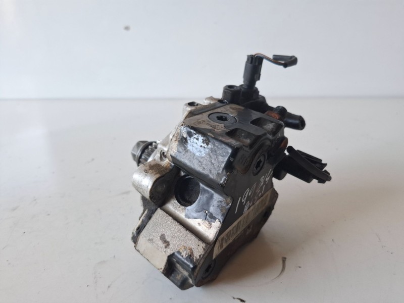 Recambio de bomba inyeccion para mercedes-benz clase a (bm 169) 640940 referencia OEM IAM 0445010096  