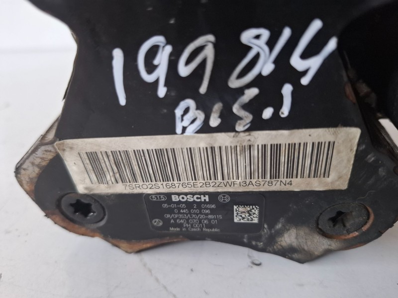 Recambio de bomba inyeccion para mercedes-benz clase a (bm 169) 640940 referencia OEM IAM 0445010096  