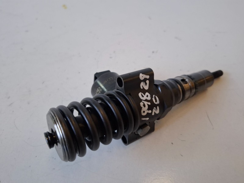 Recambio de inyector para volkswagen touran (1t1) azv referencia OEM IAM 03G130073B  