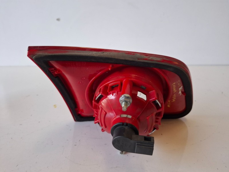 Recambio de piloto trasero derecho para volkswagen passat variant (3c5) cba referencia OEM IAM 3C9945094  
