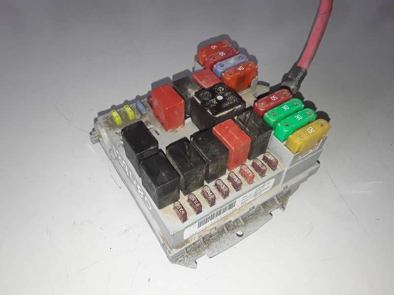 Recambio de caja reles / fusibles para fiat ii bravo (198) 198a6000 referencia OEM IAM 51832042  