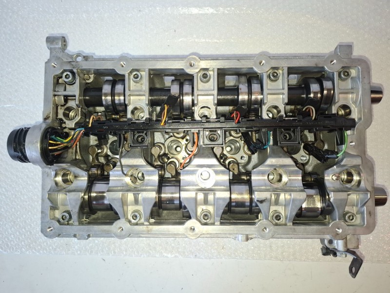 Recambio de culata para audi a4 avant (8e) bre referencia OEM IAM 03G103373A  