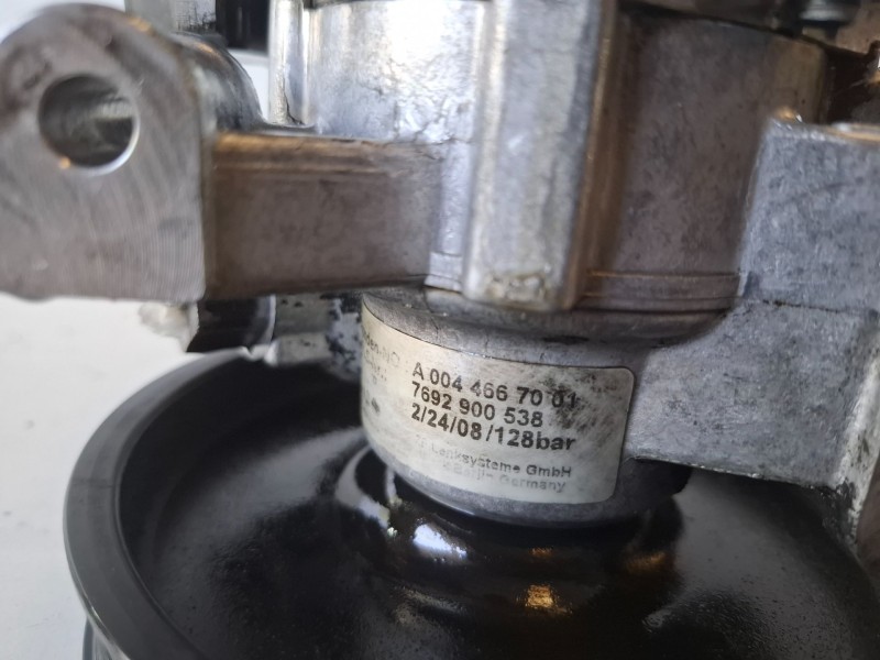 Recambio de bomba direccion para mercedes-benz clase e (bm 211) berlina 646821 referencia OEM IAM 7692900538  