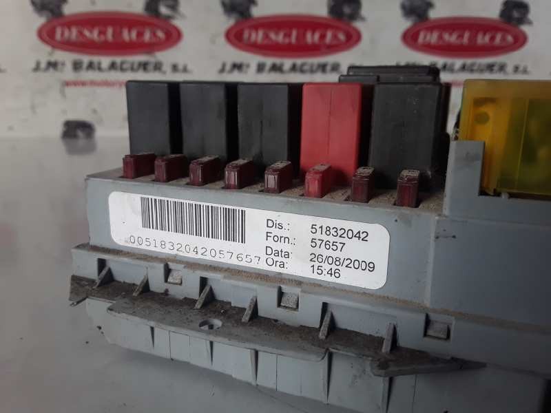 Recambio de caja reles / fusibles para fiat ii bravo (198) 198a6000 referencia OEM IAM 51832042  