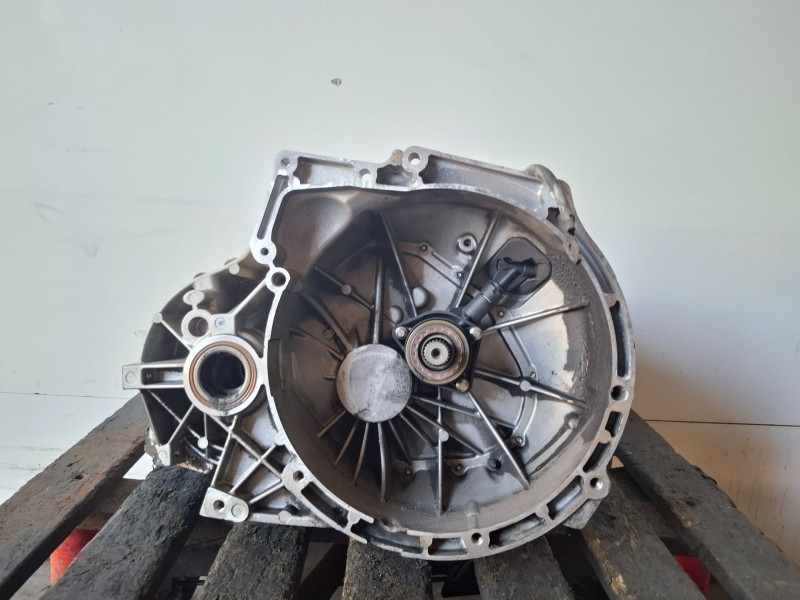 Recambio de caja cambios para ford focus berlina (cb4) hhda referencia OEM IAM 9M5R7002YA  