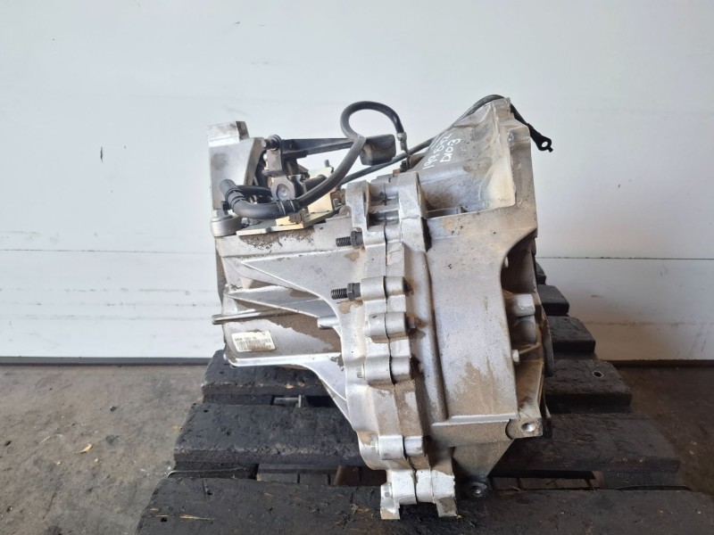 Recambio de caja cambios para ford focus berlina (cb4) hhda referencia OEM IAM 9M5R7002YA  
