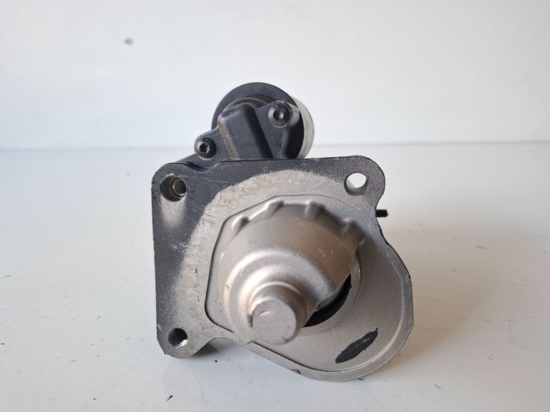 Recambio de motor arranque para ford focus berlina (cb4) hhda referencia OEM IAM 0986022131  