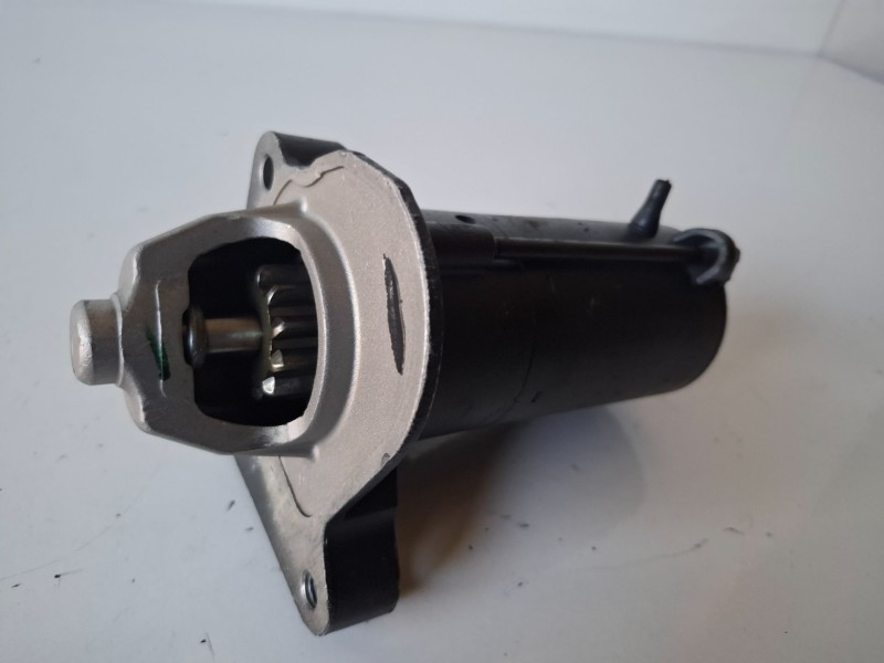 Recambio de motor arranque para ford focus berlina (cb4) hhda referencia OEM IAM 0986022131  