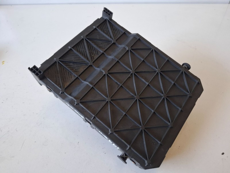 Recambio de caja reles / fusibles para citroen c3 8hy referencia OEM IAM 9653667280  