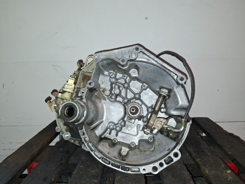 Recambio de caja cambios para citroen saxo vjz referencia OEM IAM 20CE28  