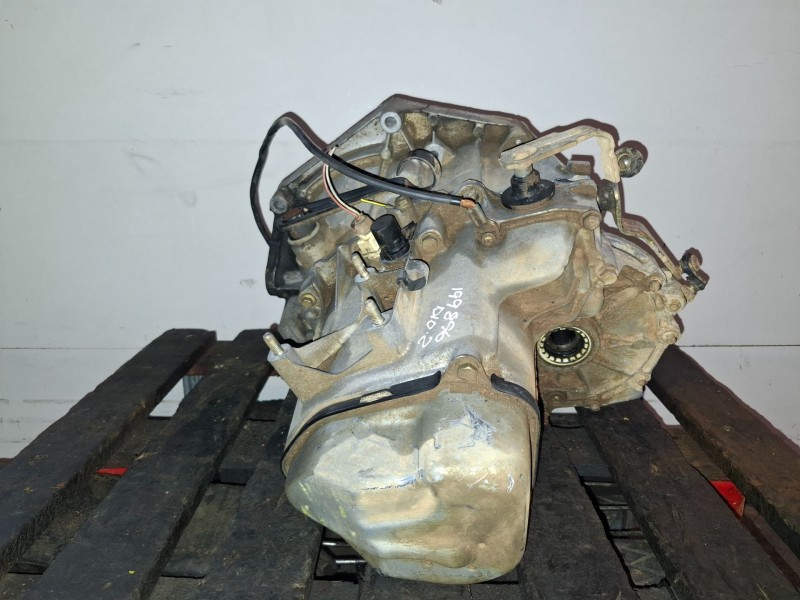 Recambio de caja cambios para citroen saxo vjz referencia OEM IAM 20CE28  