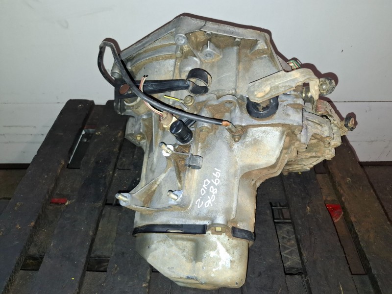 Recambio de caja cambios para citroen saxo vjz referencia OEM IAM 20CE28  