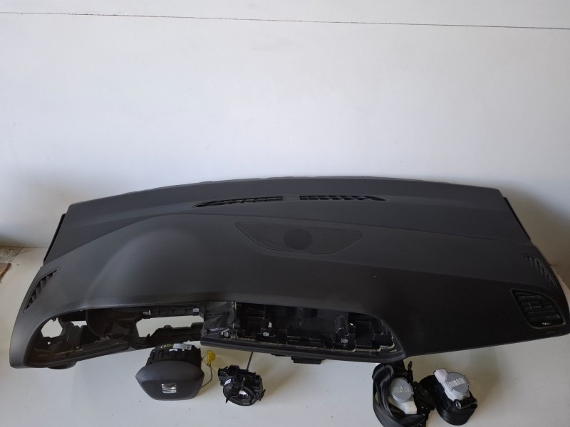 Recambio de kit airbag para seat leon st 5f8 crl referencia OEM IAM   