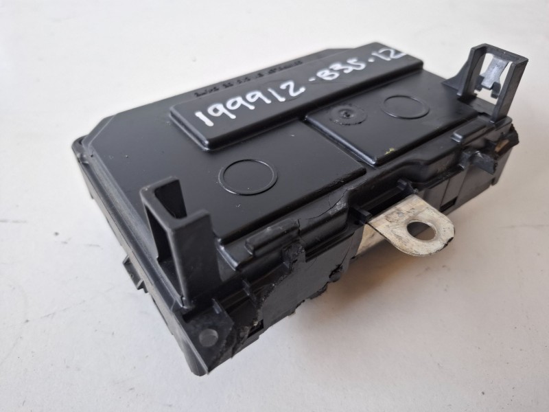 Recambio de caja reles / fusibles para citroen c5 berlina 9hz referencia OEM IAM   
