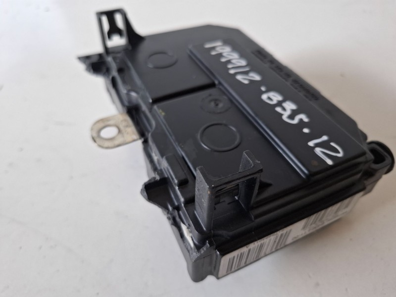Recambio de caja reles / fusibles para citroen c5 berlina 9hz referencia OEM IAM   