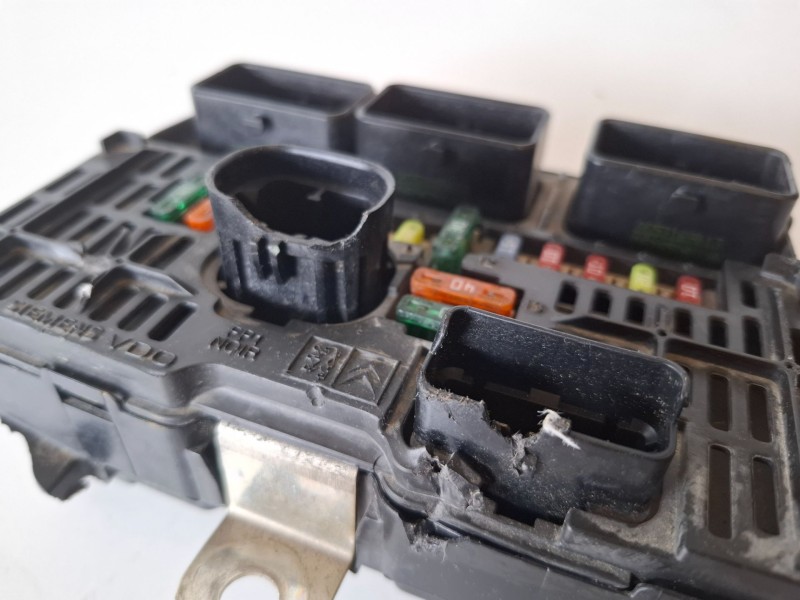 Recambio de caja reles / fusibles para citroen c5 berlina 9hz referencia OEM IAM   