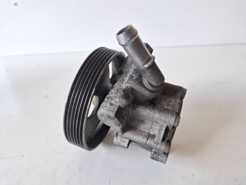 Recambio de bomba direccion para citroen c5 berlina 9hz referencia OEM IAM 9696405380  