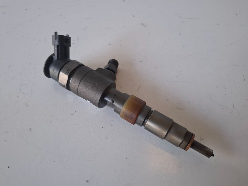 Recambio de inyector para citroen berlingo 9h02 referencia OEM IAM 0445110566  
