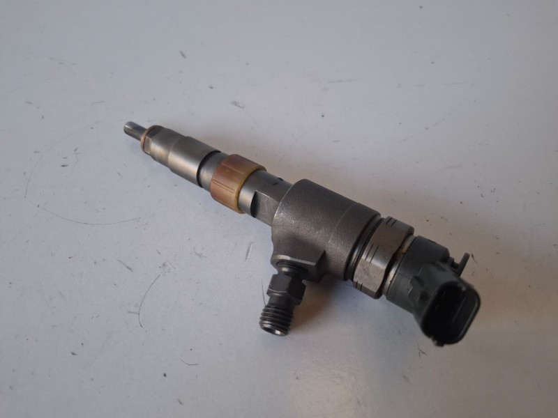 Recambio de inyector para citroen berlingo 9h02 referencia OEM IAM 0445110566  