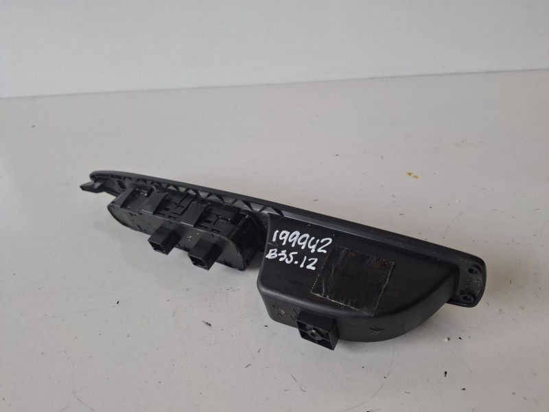 Recambio de mando elevalunas delantero izquierdo para citroen c4 berlina 9hy referencia OEM IAM 9651464577  