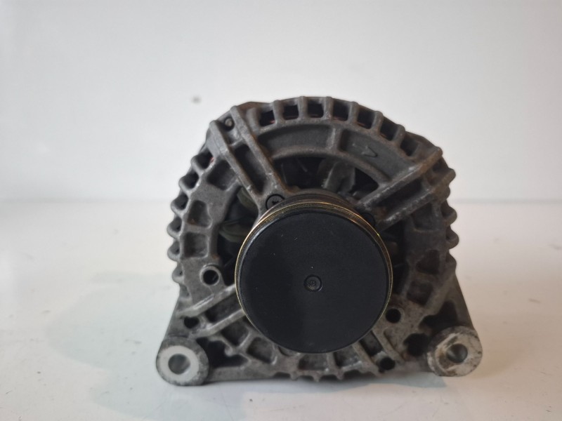 Recambio de alternador para citroen c4 berlina 9hy referencia OEM IAM 9646321880  