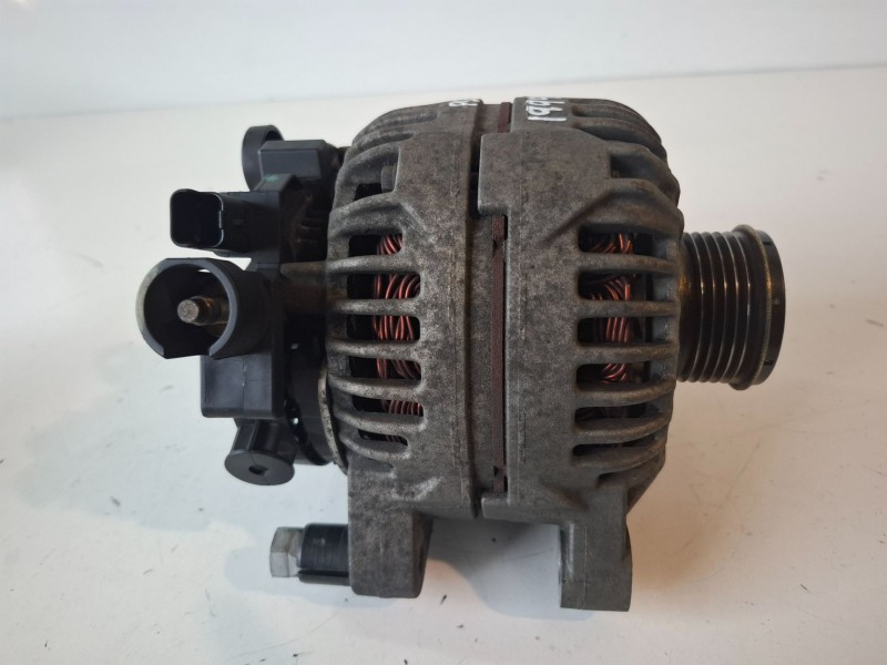 Recambio de alternador para citroen c4 berlina 9hy referencia OEM IAM 9646321880  