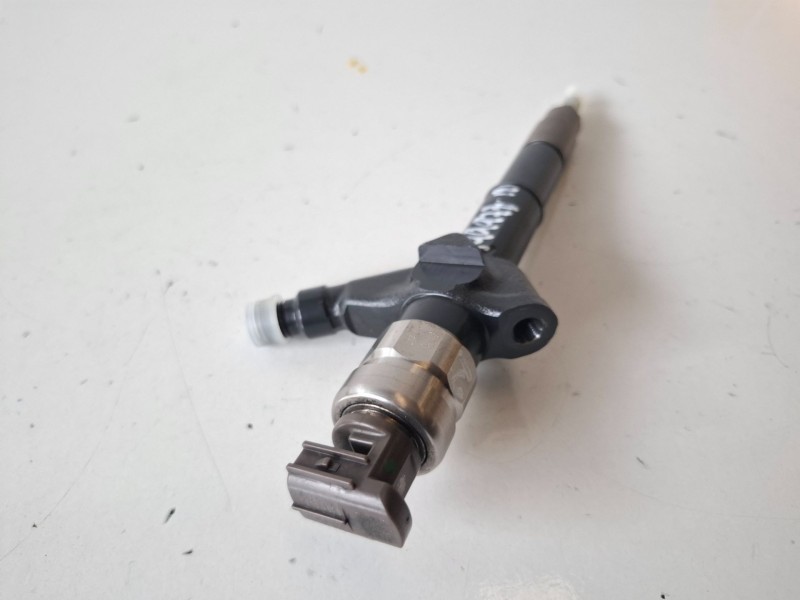 Recambio de inyector para nissan pathfinder (r51) yd25ddti referencia OEM IAM 16600EC00E  