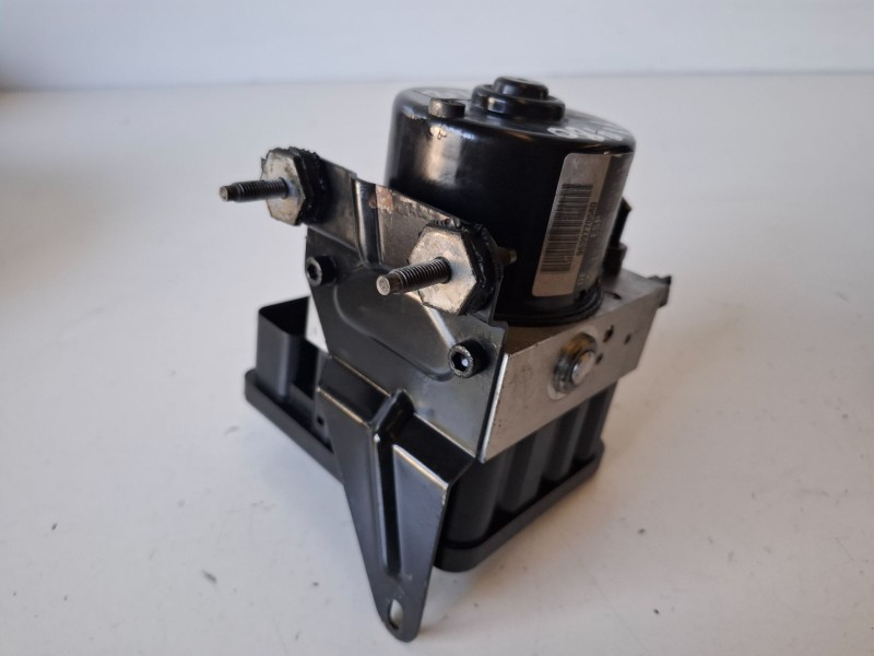 Recambio de abs para citroen c5 berlina 9hz referencia OEM IAM   