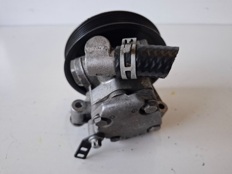 Recambio de bomba direccion para mercedes-benz clase clc (bm 203) 646963 referencia OEM IAM A0044661301  