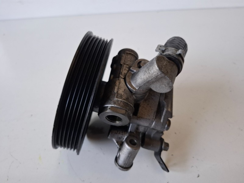Recambio de bomba direccion para mercedes-benz clase clc (bm 203) 646963 referencia OEM IAM A0044661301  