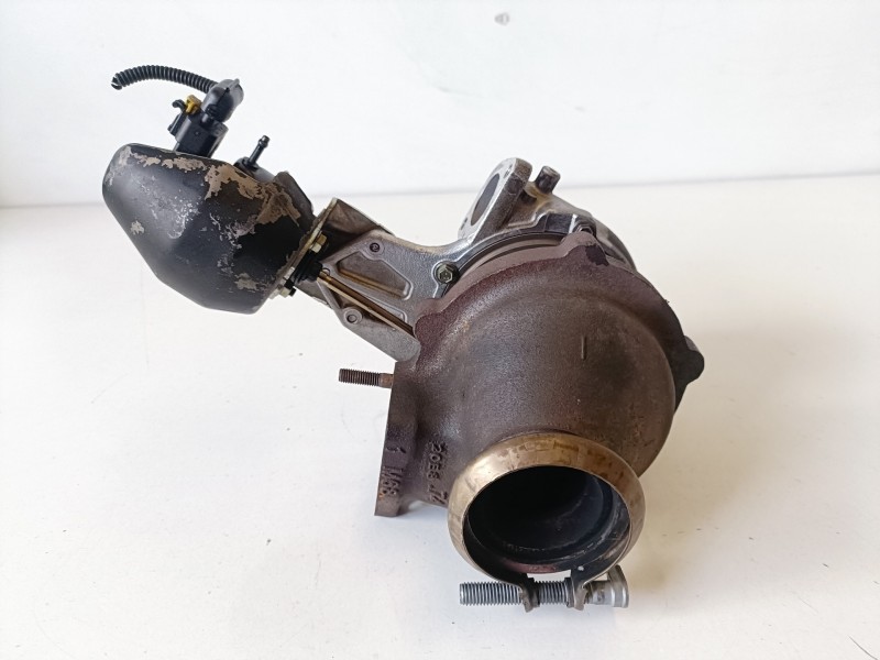 Recambio de turbocompresor para opel insignia berlina a20dth referencia OEM IAM 55570748  