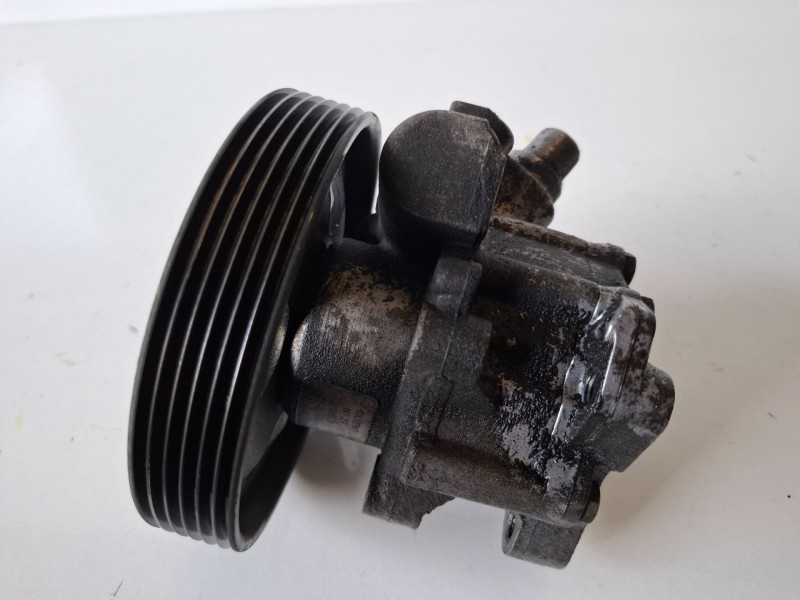 Recambio de bomba direccion para peugeot 807 4hw referencia OEM IAM 9647983580  