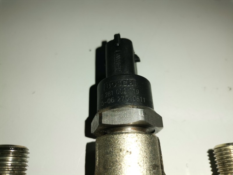 Recambio de rampa inyectora para renault scenic ii (jm) f9q804 referencia OEM IAM 0445214078/8200396999  