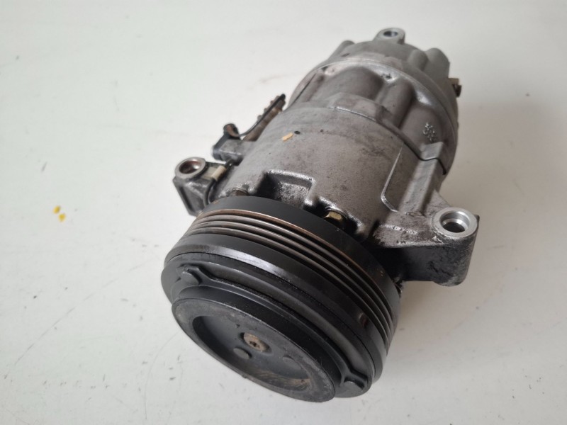Recambio de compresor aire acondicionado para bmw serie x3 (e83) 204d4 referencia OEM IAM 690564307  