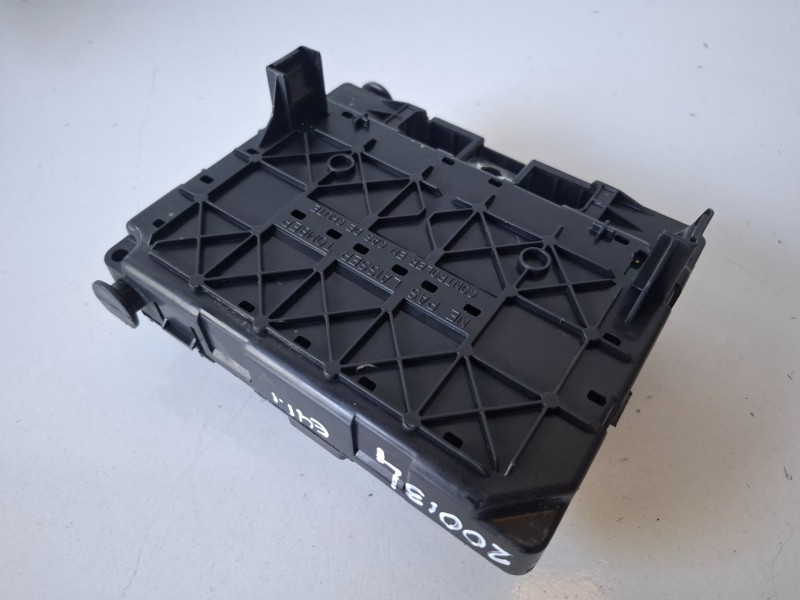 Recambio de caja reles / fusibles para citroen xsara picasso 9hz referencia OEM IAM 965061848000  