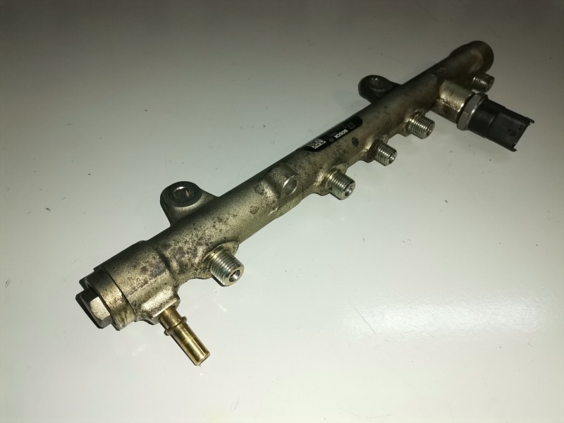 Recambio de rampa inyectora para renault scenic ii (jm) f9q804 referencia OEM IAM 0445214078/8200396999  