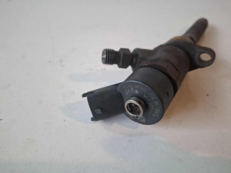 Recambio de inyector para citroen xsara picasso 9hz referencia OEM IAM 0445110259  