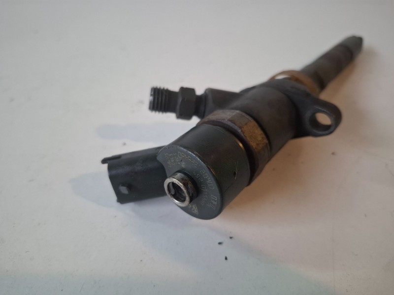 Recambio de inyector para citroen xsara picasso 9hz referencia OEM IAM 0445110259  