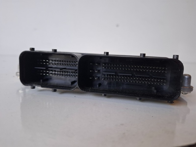 Recambio de centralita motor uce para skoda karoq (nu) dgt referencia OEM IAM 04L907445G  