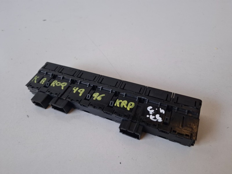 Recambio de warning para skoda karoq (nu) dgt referencia OEM IAM 565927132AK  