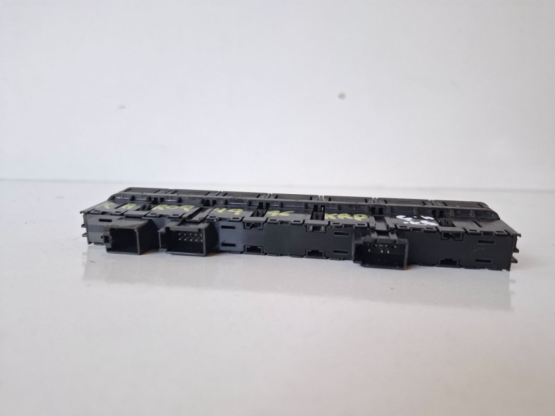 Recambio de warning para skoda karoq (nu) dgt referencia OEM IAM 565927132AK  