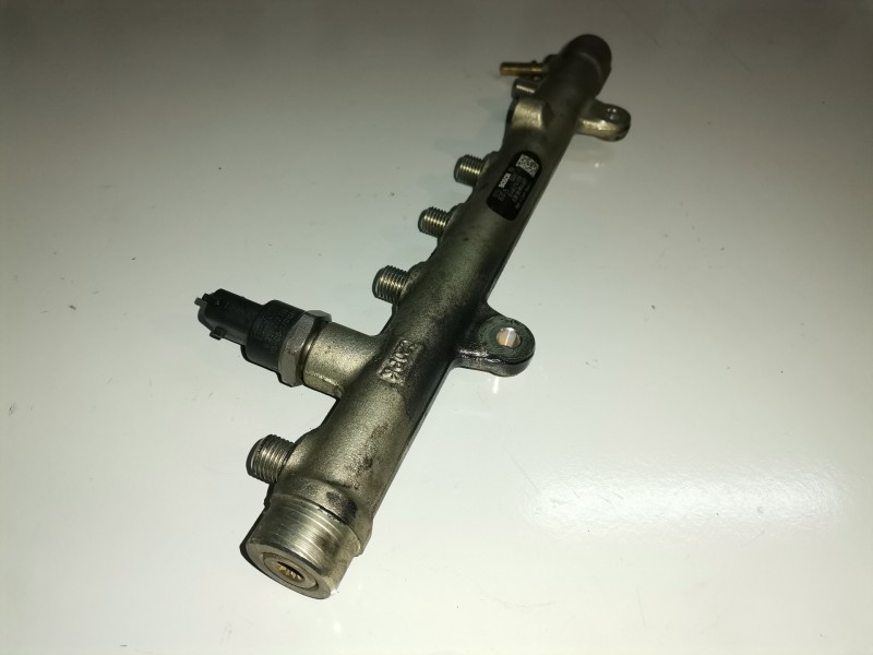 Recambio de rampa inyectora para renault scenic ii (jm) f9q804 referencia OEM IAM 0445214078/8200396999  