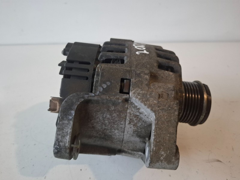 Recambio de alternador para renault scenic rx4 (ja0) f9q748 referencia OEM IAM   