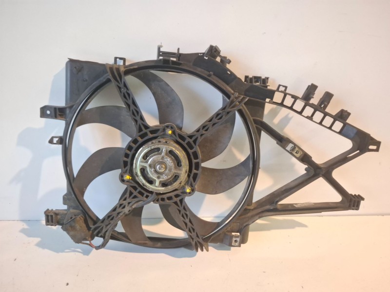 Recambio de electroventilador para opel combo (corsa c) z13dt referencia OEM IAM 24466780  