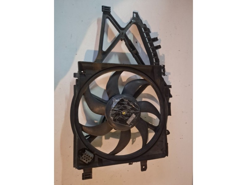 Recambio de electroventilador para opel combo (corsa c) z13dt referencia OEM IAM 24466780  