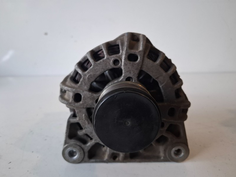 Recambio de alternador para dacia sandero ii k9k612 referencia OEM IAM 231002949RD  