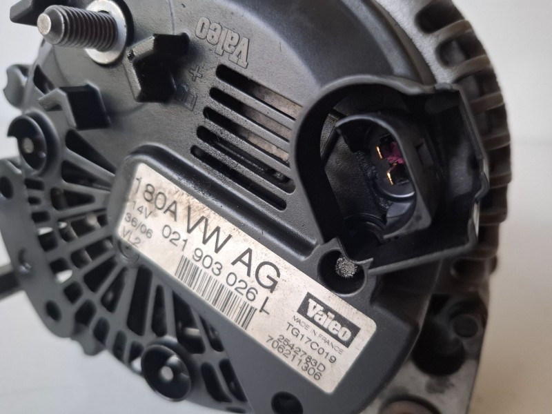 Recambio de alternador para volkswagen passat variant (3c5) cba referencia OEM IAM 021903026L  