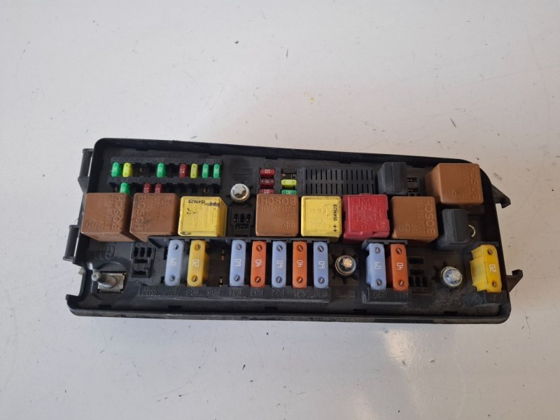 Recambio de caja reles / fusibles para saab 9-3 berlina z19dth referencia OEM IAM 519109201  